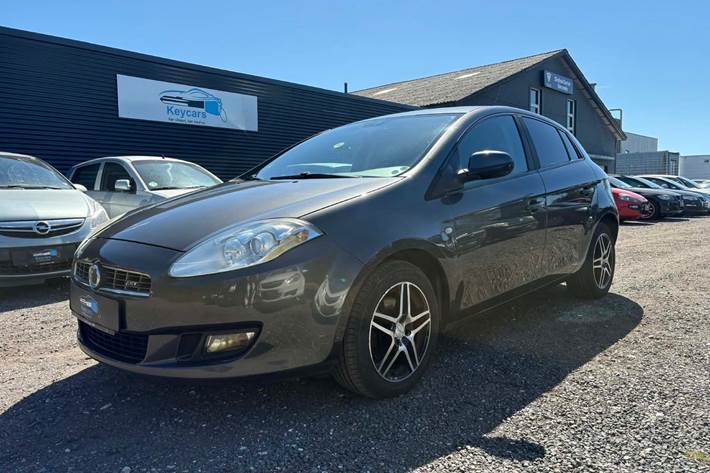 Grå Fiat Bravo fra 2009