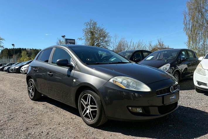 Grå Fiat Bravo fra 2009