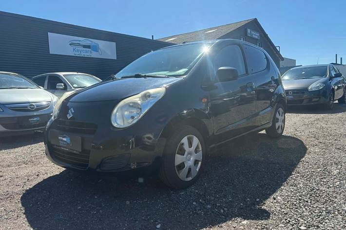 Sort Suzuki Alto fra 2011
