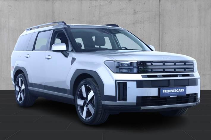 Sølv Hyundai Santa Fe fra 2024