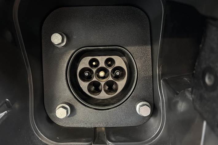 Sølv Hyundai Santa Fe fra 2024