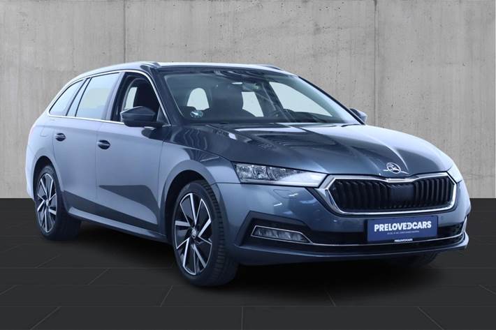 Grå Skoda Octavia fra 2021