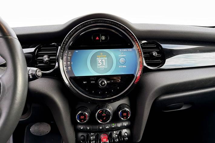 Grøn Mini Cooper fra 2023