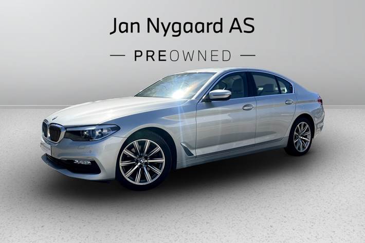 Sølv BMW 520i fra 2018