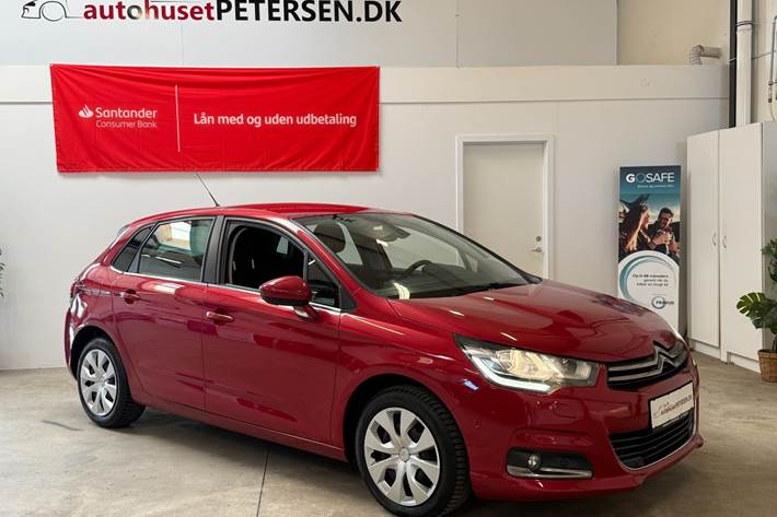 Rød Citroën C4 fra 2016