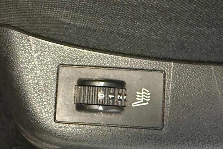 Rød Citroën C4 fra 2016