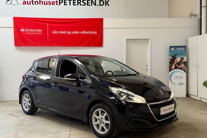 Blå Peugeot 208 fra 2016
