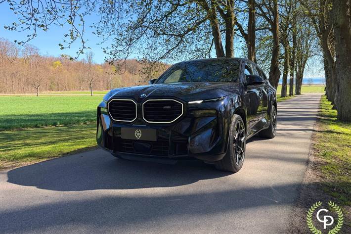 Sort BMW XM fra 2023