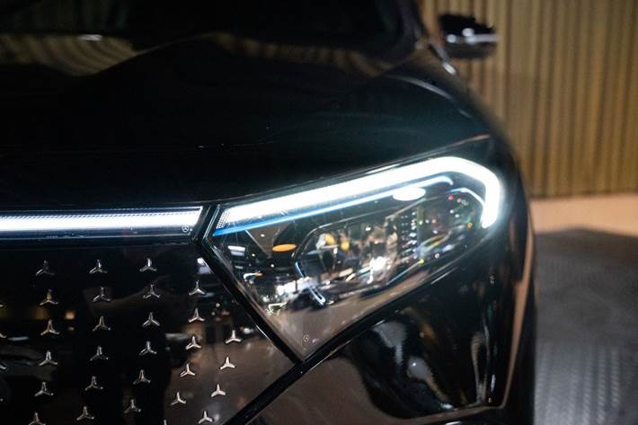 Sort Mercedes EQA250+ fra 2024