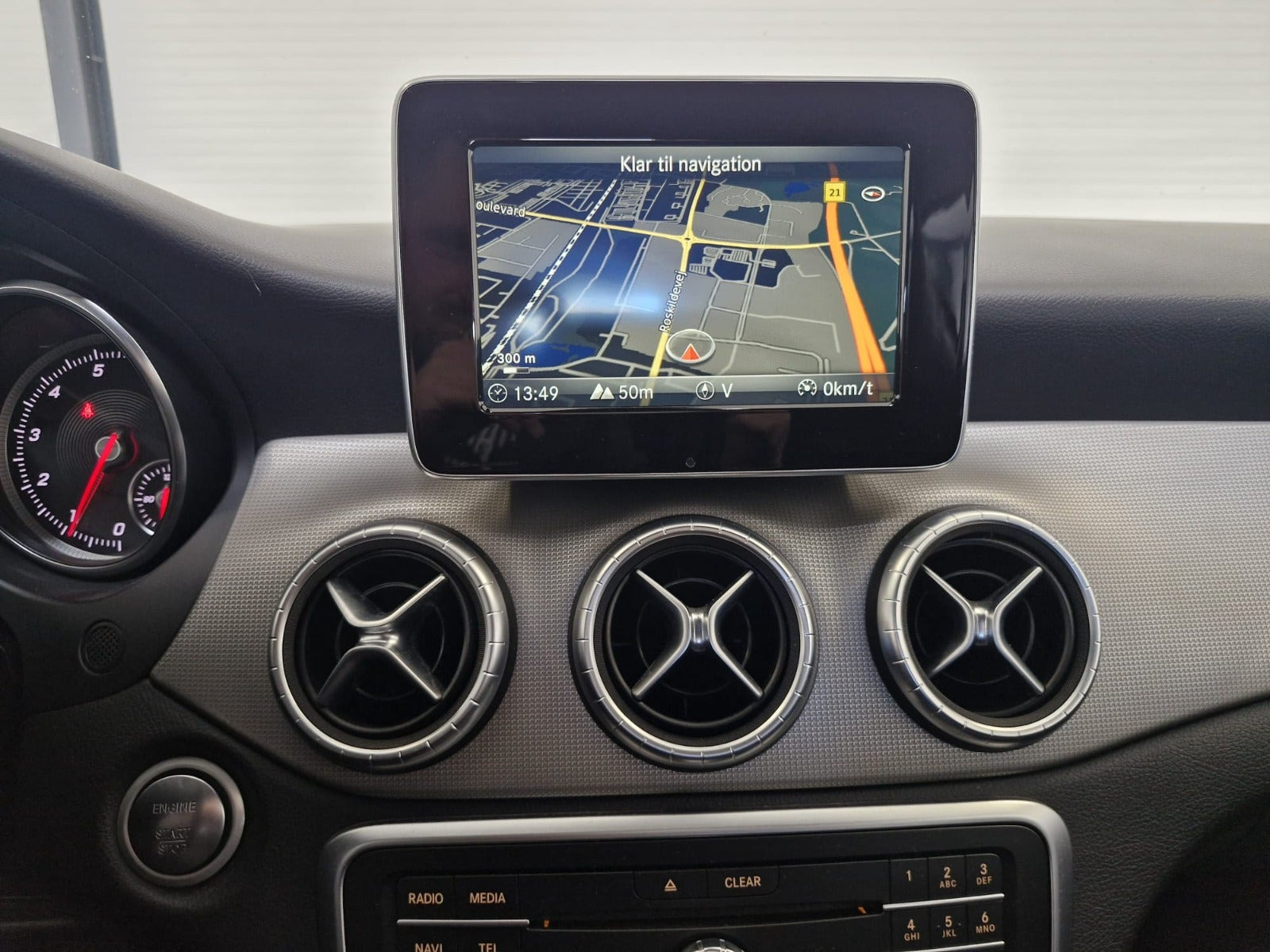 Sort Mercedes CLA200 fra 2017