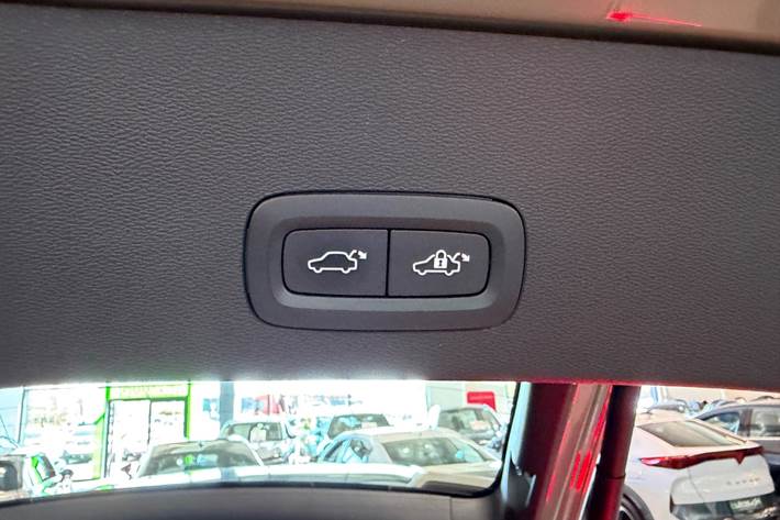 Grøn Volvo C40 fra 2023