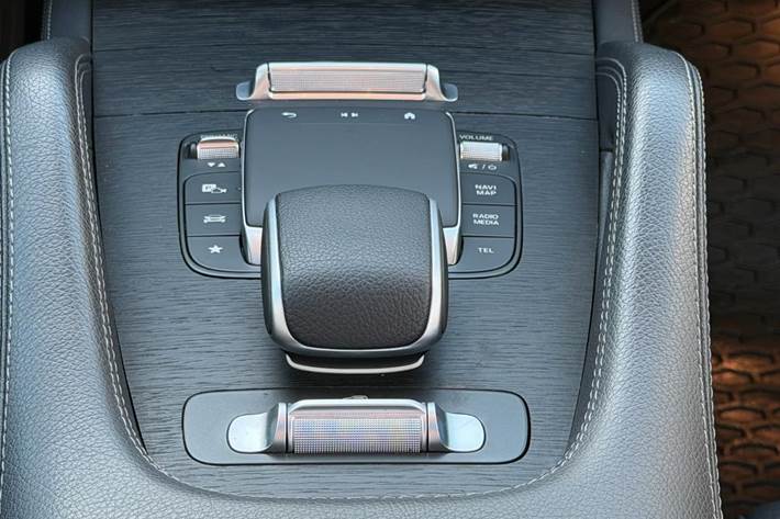 Grøn Mercedes GLE350 de fra 2024