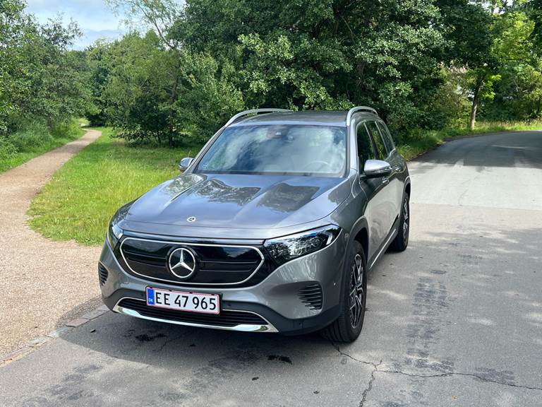 Mercedes EQB250 Electric Art