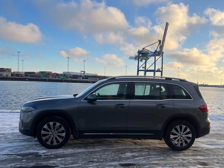 Mercedes EQB250 Electric Art