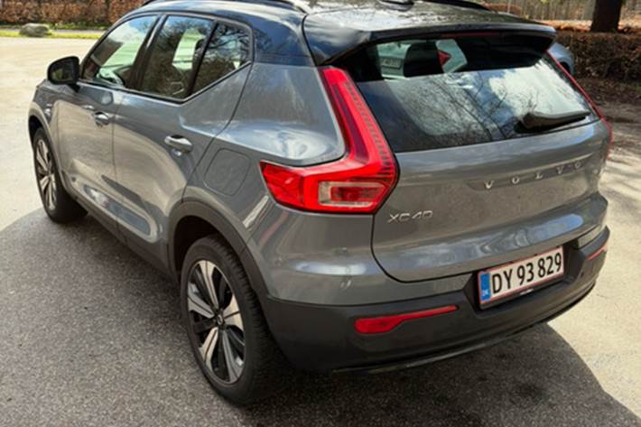 Grøn Volvo XC40 fra 2022