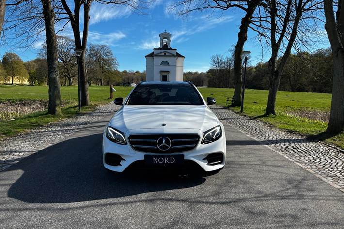 Grøn Mercedes E300 de fra 2019