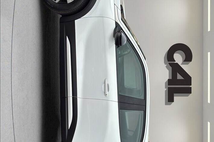 Hvid Opel Mokka-e fra 2024