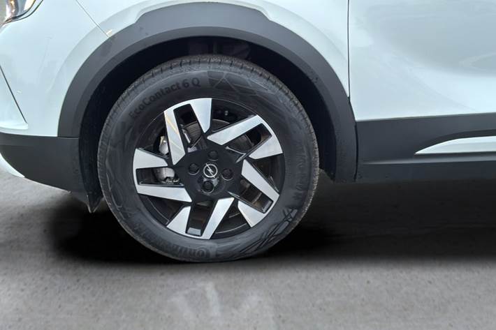 Hvid Opel Mokka-e fra 2024