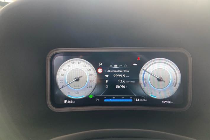 Grå Hyundai Kona fra 2021