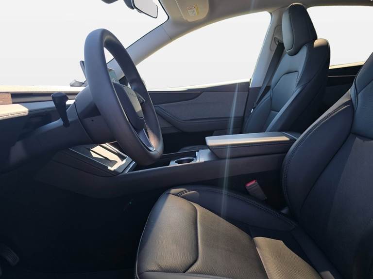 Tesla Model Y RWD
