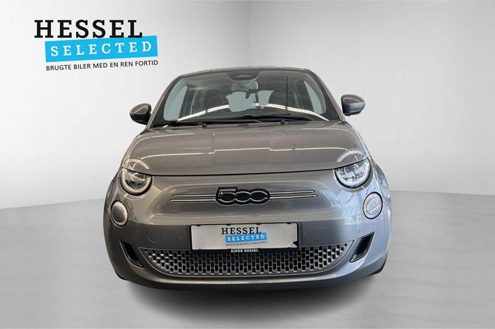 Grå Fiat 500e fra 2021