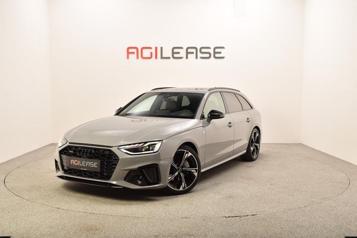 Grå Audi A4 fra 2021 set udefra