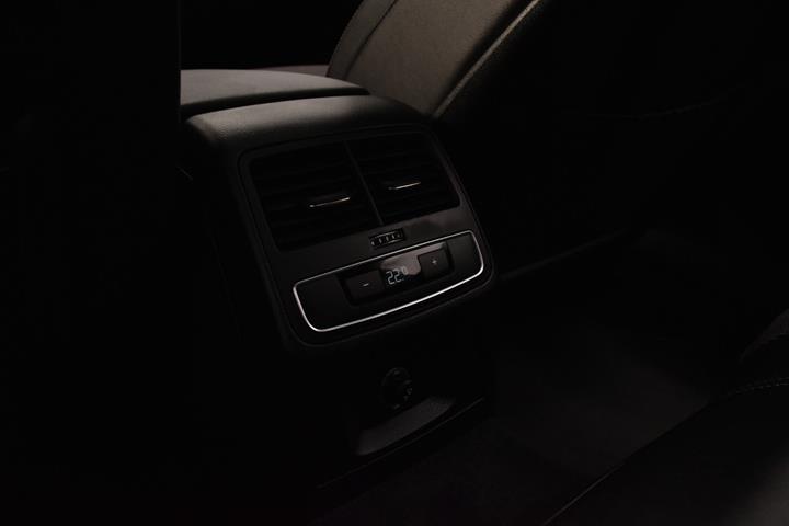 Grå Audi A4 fra 2021