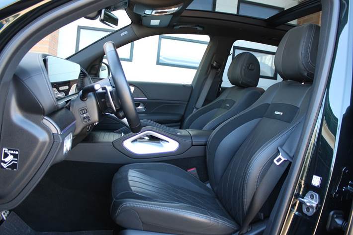 Grøn Mercedes GLE53 fra 2025