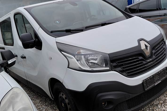 Hvid Renault Trafic fra 2017