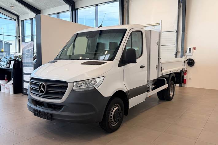 Hvid Mercedes Sprinter 516 fra 2021