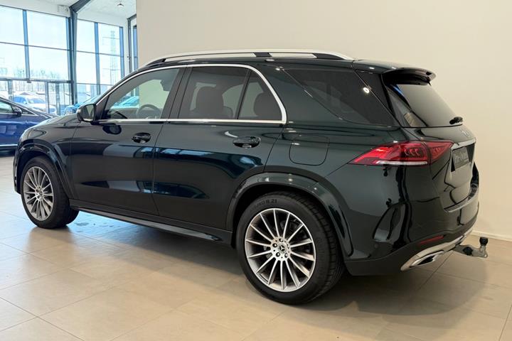 Grøn Mercedes GLE350 de fra 2022