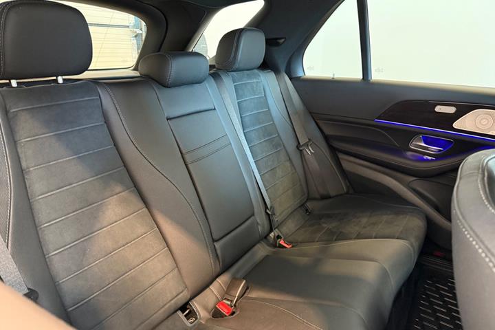 Grøn Mercedes GLE350 de fra 2022