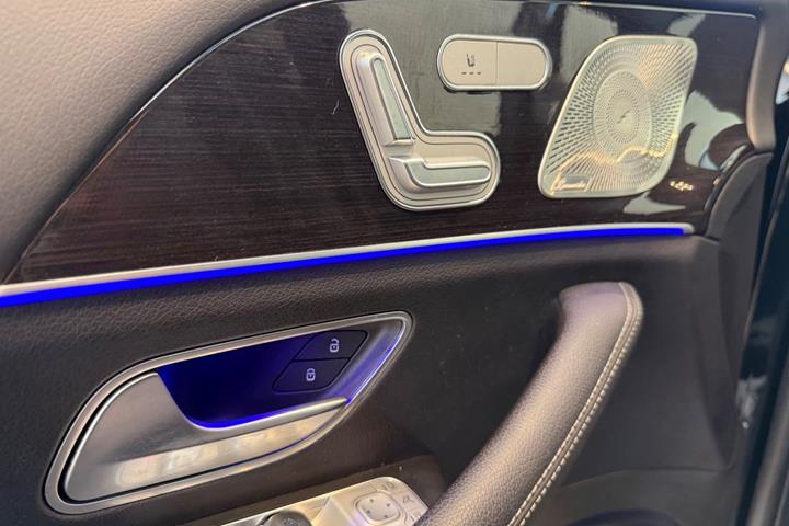 Grøn Mercedes GLE350 de fra 2022