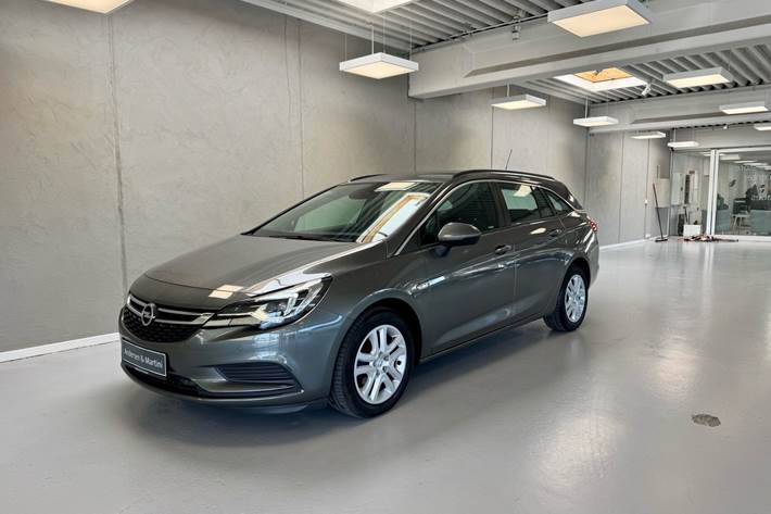 Grå Opel Astra fra 2016