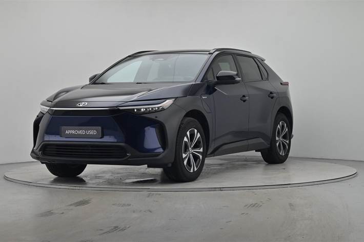 Blå Toyota BZ4X fra 2024