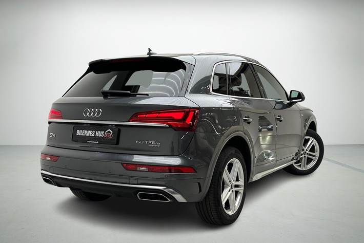 Grå Audi Q5 fra 2021