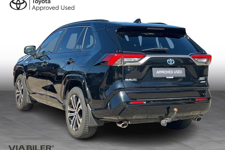 Sort Toyota RAV4 Plug-in fra 2021