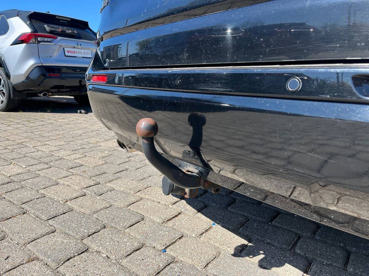 Sort Toyota RAV4 Plug-in fra 2021