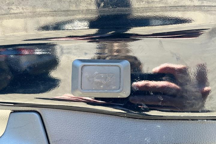Sort Toyota RAV4 Plug-in fra 2021