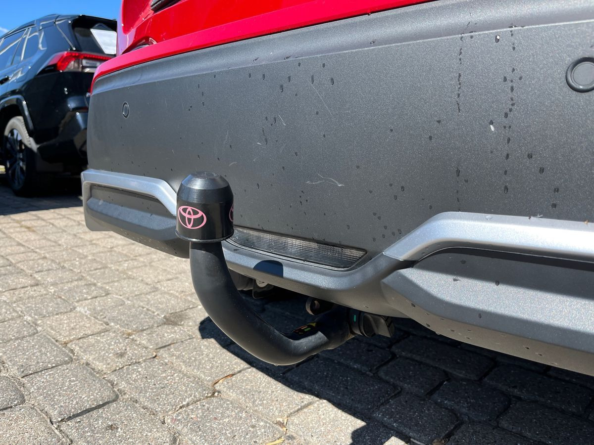 Rød Toyota C-HR fra 2020