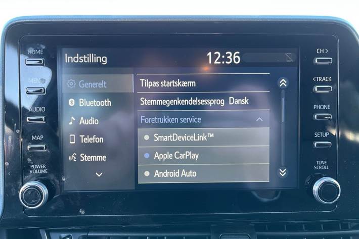 Rød Toyota C-HR fra 2020