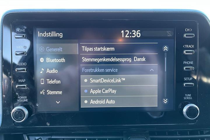 Rød Toyota C-HR fra 2020