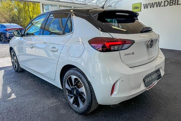 Hvid Opel Corsa-e fra 2023