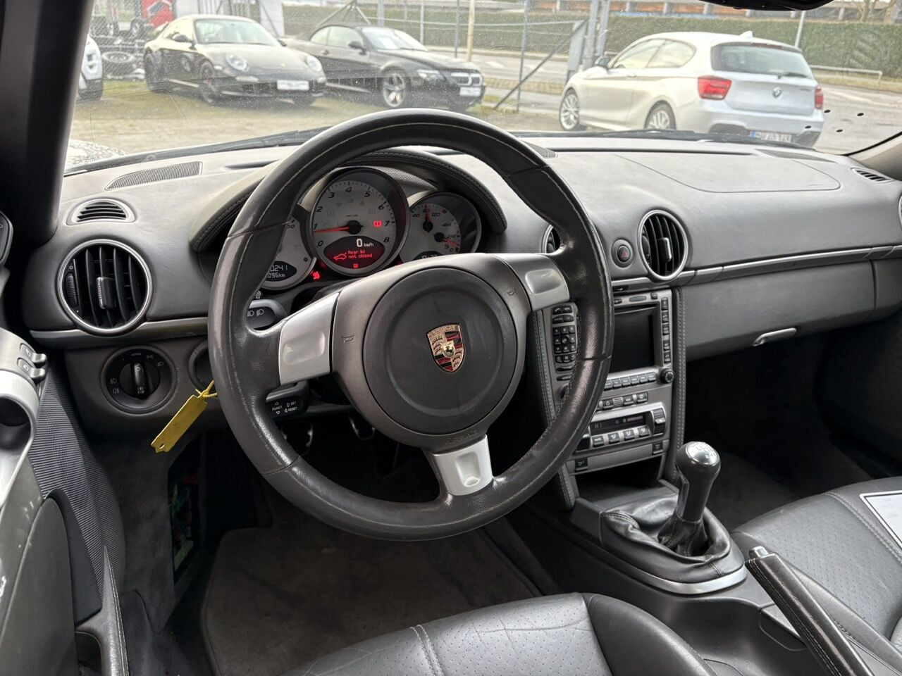 Sølv Porsche Boxster fra 2005
