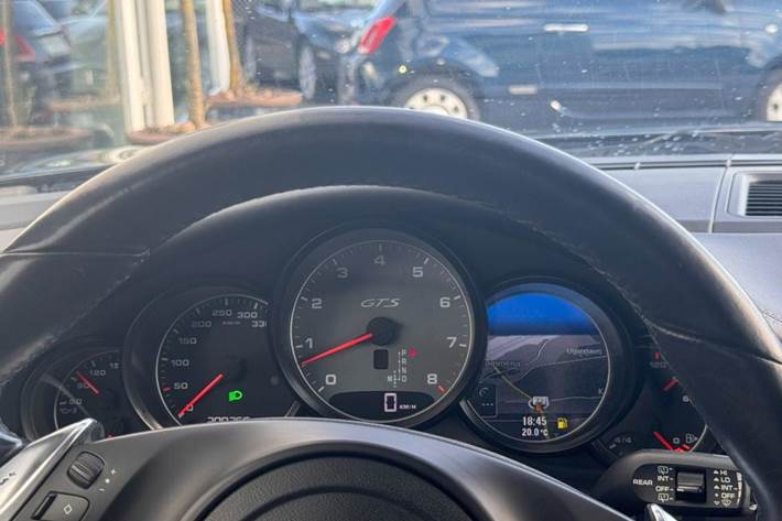 Sort Porsche Panamera fra 2013