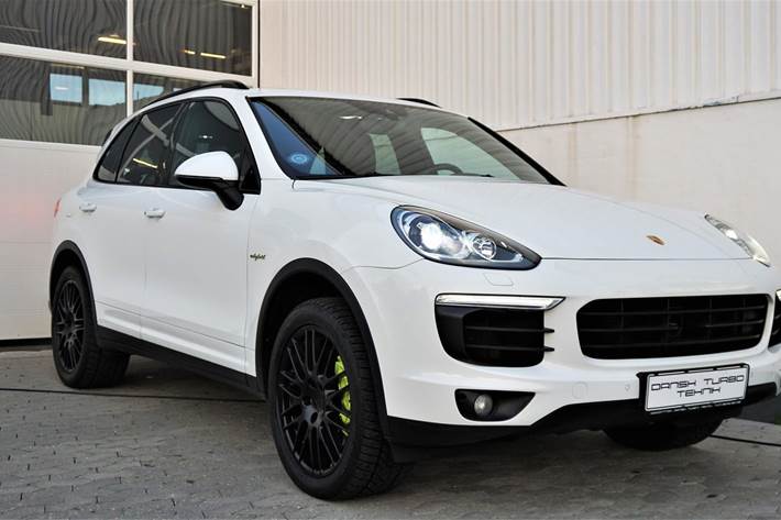 Hvid Porsche Cayenne fra 2015