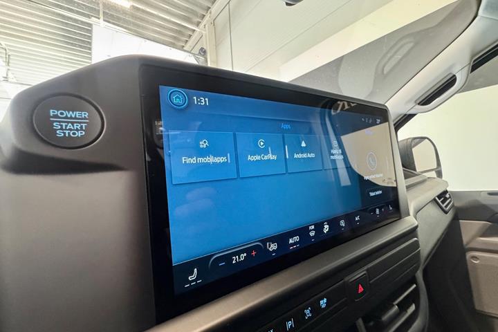 Hvid Ford Transit Custom 320 L1 fra 2026