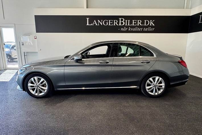 Grå Mercedes C220 d fra 2018