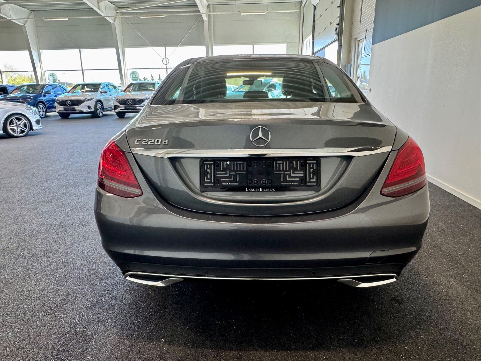 Grå Mercedes C220 d fra 2018