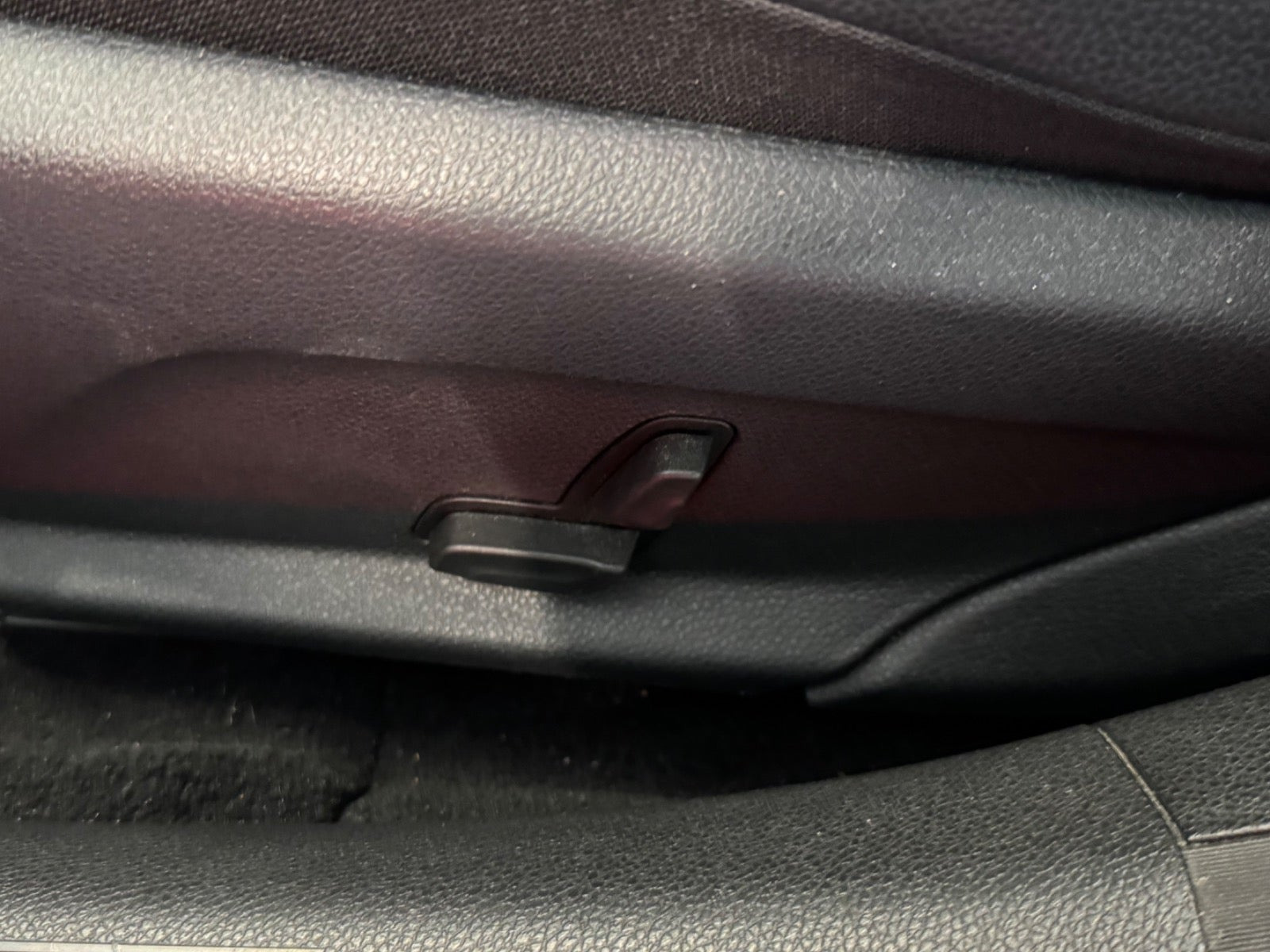 Grå Mercedes C220 d fra 2018